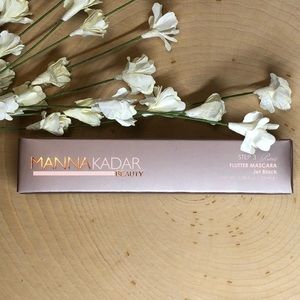 manna kadar flutter mascara in jet black NIB